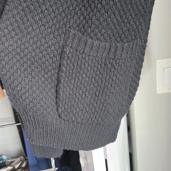 Vince Chunky Oversized Black Knit Sweater, worn a few times - Picture 6 of 7